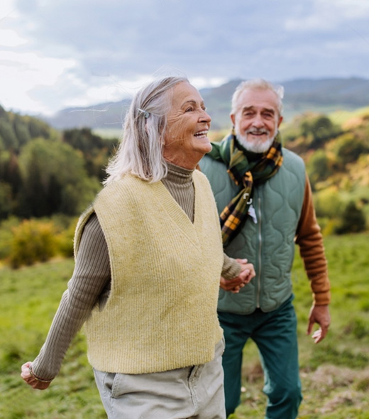 Beweglichkeit im Alter erhalten: Tipps und Übungen